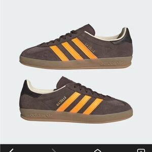 adidas Gazelle Suede Sneakers - Brown with Orange Stripes size 7.5 M / 8.5 W